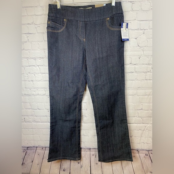 Reitmans Contrast boot cut comfort fit jean size 11 - Picture 1 of 9